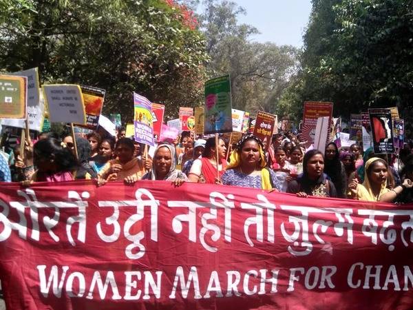 BiIndia's tweet photo. Indian women across 20 states protest against the ‘#environmentofhate’
https://t.co/BsOMBRokVk https://t.co/fOcg0Zzqq4