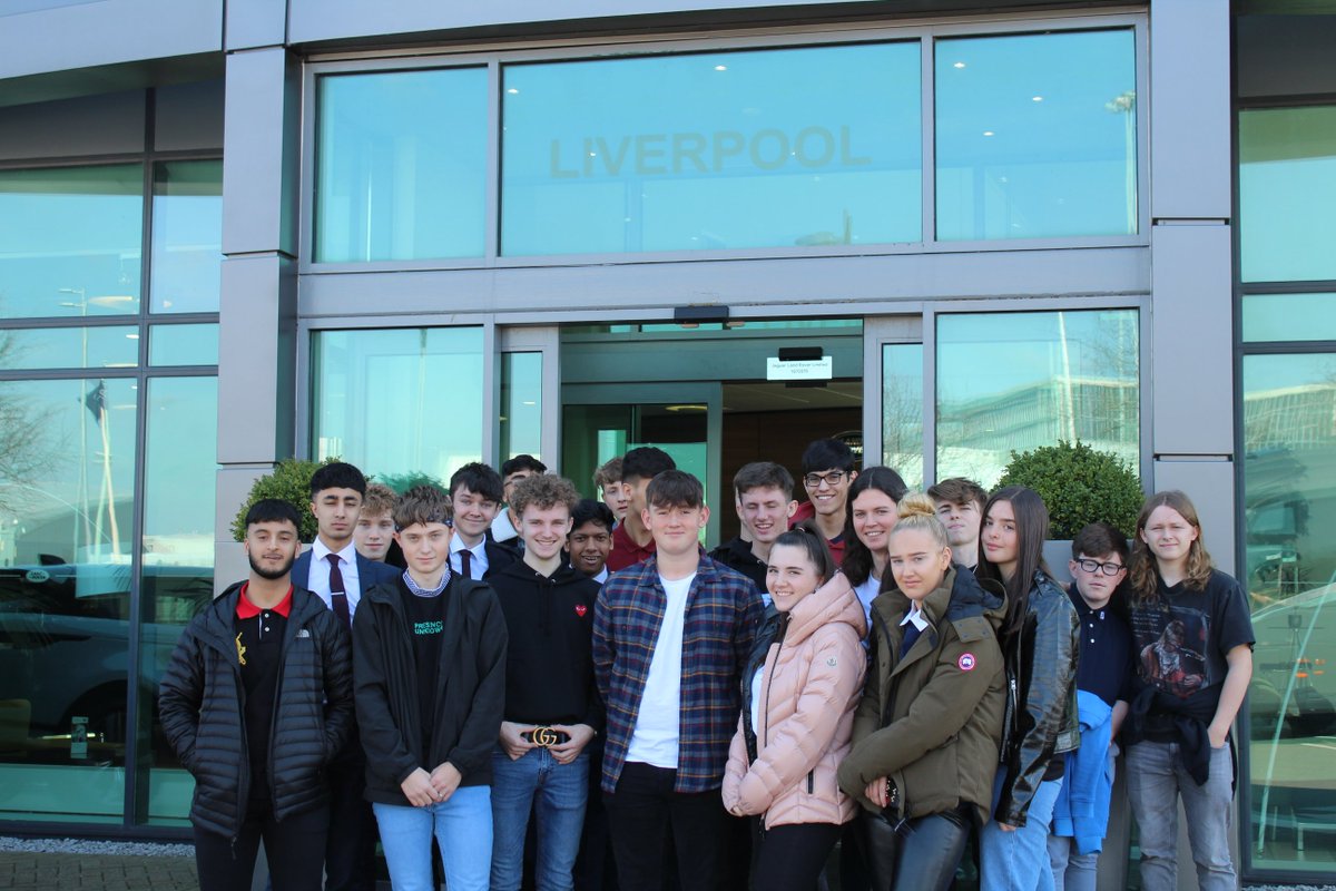 JLR_EBPC's tweet image. Oldham Hulme GS visit @JLRHalewood Full marks for everything. Our students definitely benefited from this glimpse of real life industry. @JLREducation @BMetC @Tomorrows_Eng @OhgsPrincipal #Inspire