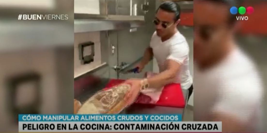 #BuenViernes <a href="/integralnutriok/">Lic. Laura Romano</a>: "El excéntrico chef turco preparó un sandwich en el que apoyó carne cruda sobre el pan: esto NO se hace, es CONTAMINACION cruzada"
telefenoticias.com.ar/vivo