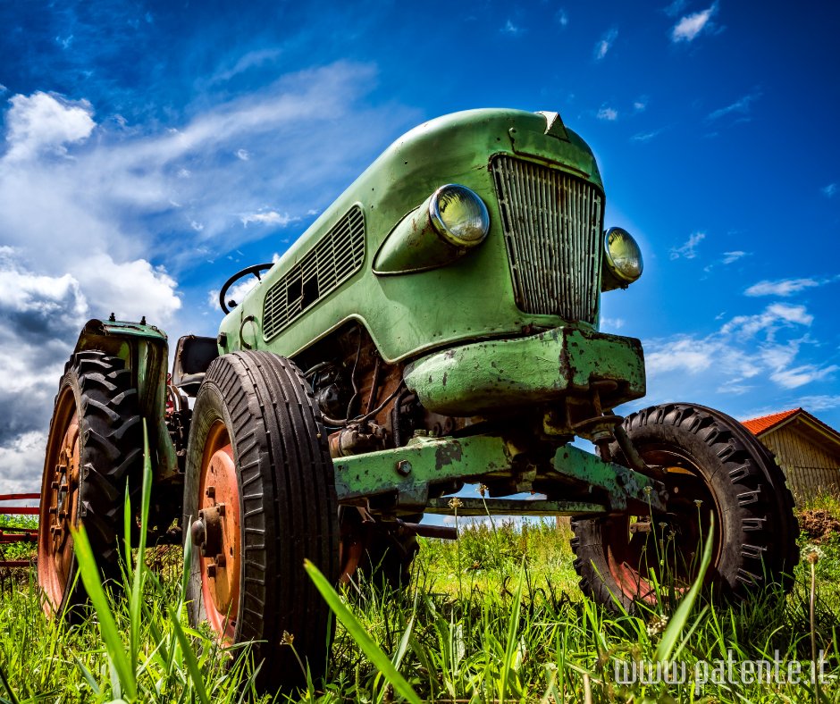 Chi possiede un vecchio #trattore non deve preoccuparsi della #revisione, è stato tutto rimandato a giugno 2021 e anche oltre, con il Decreto n. 80 del 28 febbraio 2019. Articolo completo al link:patente.it/attualita/pror…