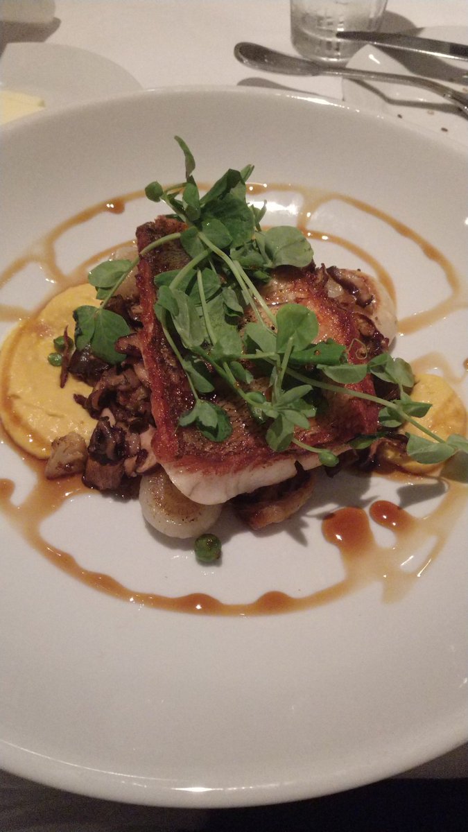 ediblecbus's tweet image. Local fare with flare! Thanks @Lindeys for the superb Lake Erie walleye with so much attention to detail! #localvore #loyaltolocal #lakeerie @OhioDivWildlife