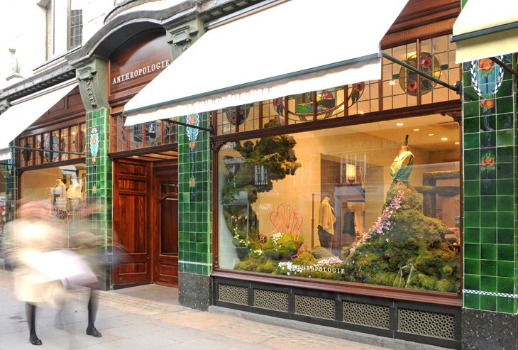 “The King’s Road has a fashion history that long predates its 20th-century celebrity.” Read more via <a href="/htsi/">HTSI</a>: bit.ly/2KgGiRc howtospendit.ft.com/house-garden/2…