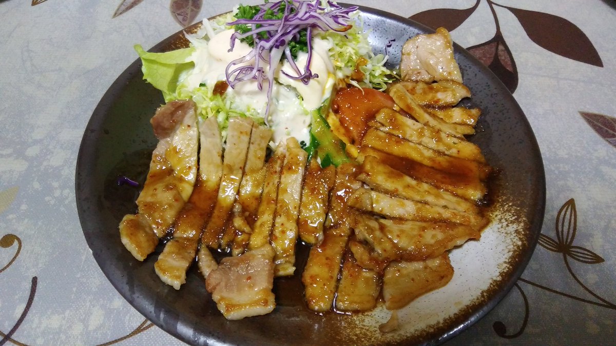 Angel アンヘル 今日の夕飯は 大崎市古川 レストランふじ で 焼肉定食を かなりおいしい焼肉定食で 甘辛のタレがおいしく ごはんがススムくんになりますねぇ お腹ペコリン部 焼肉定食 焼肉 定食 レストランふじ レストラン