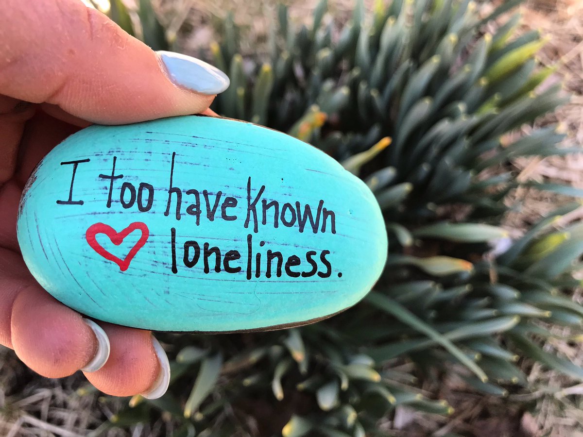 theKindnessrock's tweet photo. This message is for anyone who may be feeling a bit lonely... know that you are not alone, others also feel this way and by initiating a simple act of kindness you will connect with others, so give it a go today���🏻#thekindnessrocksproject https://t.co/MJesfaodJD