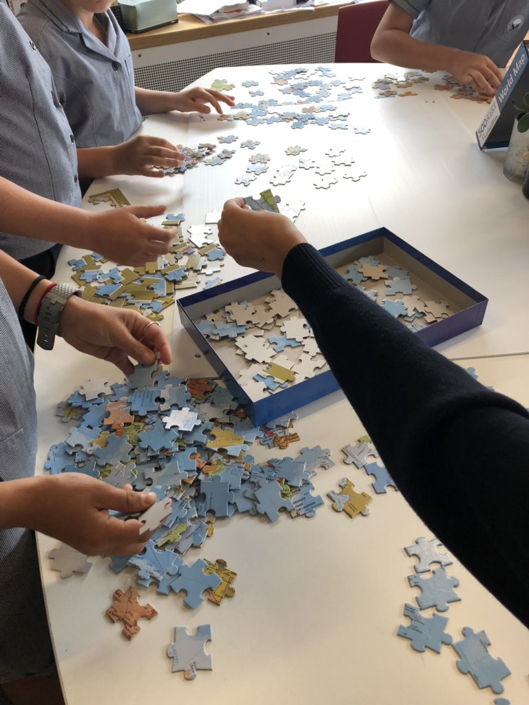 MsEmilyCampbell's tweet photo. Friday and purposeful play. This captures one of those moments I live for as a teacher. My students engaged, working together, happy, learning and I am working along side them. Happy Friday! #GoogongLearning #GoogongSchool #studentengagement #reggioemilia https://t.co/zMZgs3eOmc
