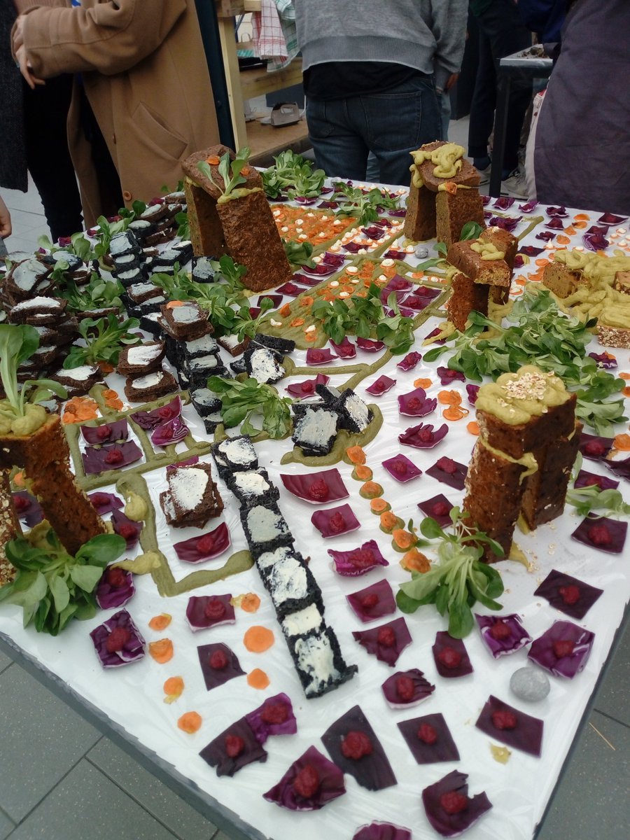 SB16590's tweet photo. Rendu du workshop design culinaire de l'atelier édition de l'@EESI_ESA 👏👏 https://t.co/TEnFAUH39k