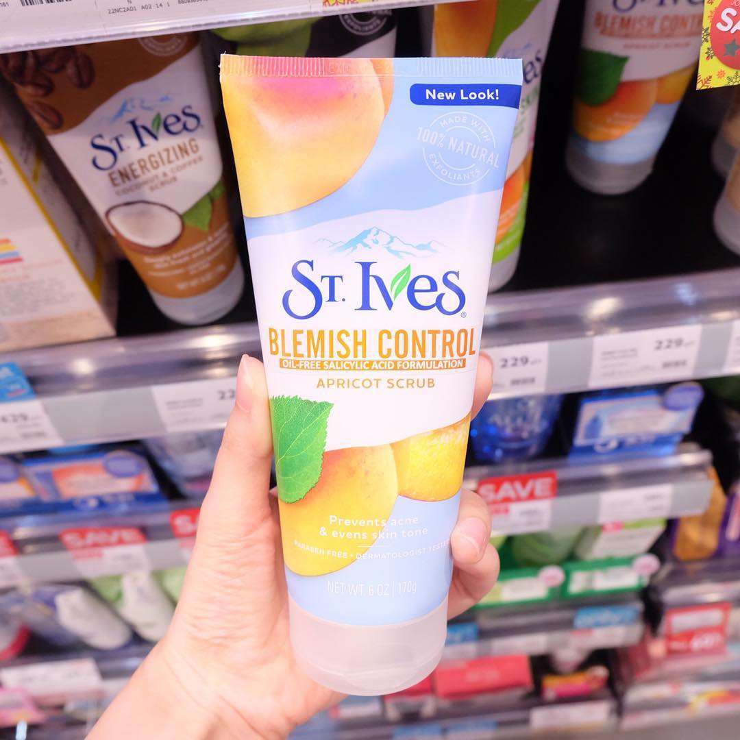 LTwogirls's tweet photo. สครับหน้า St. Ives Face Scrub 4 สูตร อ่อนโยนไม่ทำร้ายผิว เพียง 219 บาท กู้ผิวช่วงสงกรานต์ ไม่ซื้อไม่ได้แล้ววววว 😆😆 👏👏 #ไว้รีวิวห้ามขายของของโว้ยย #รีวิววัตสัน #รีวิวเซเว่น #howtobeauty #HowtoPerfect #ฉันจะสวย #สิว #ส่งต่อเครื่องสําอางค์ https://t.co/u26AeyFqn4
