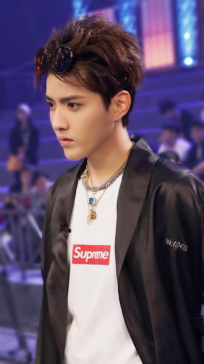 KWF1106's tweet photo. .@KrisWu Kris Wu in 🌈
2012 | 2018 You made history 🔥
#KrisWu #Wuyifan #ColorfulKris https://t.co/jmfSuWGlJy