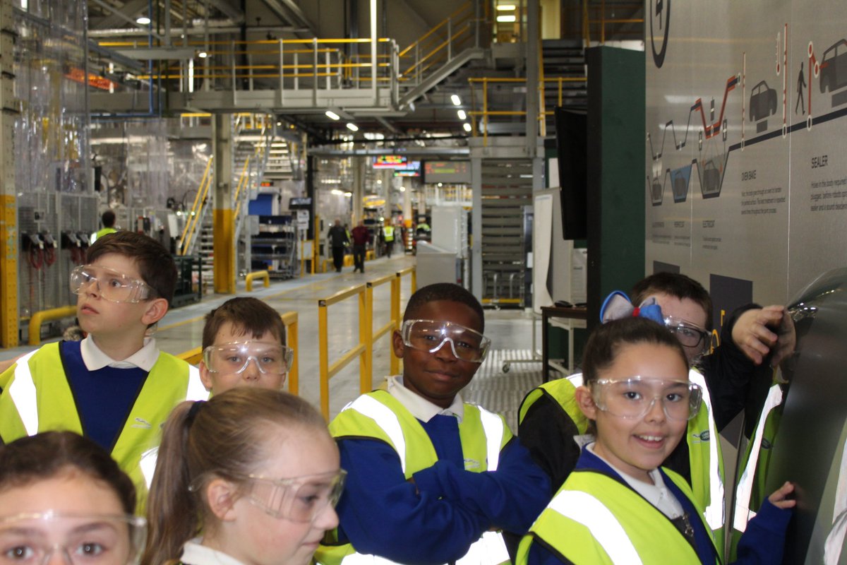 JLR_EBPC's tweet image. Absolutely brilliant visit to @JLRHalewood from St Christopher's Primary. Children loved the experience &amp;amp; were very interested in learning all about the factory where a lot of their parents work. Thank you for a lovely morning! @JLRHalewood @BMetC @Tomorrows_Eng @ChrissiesSpeke