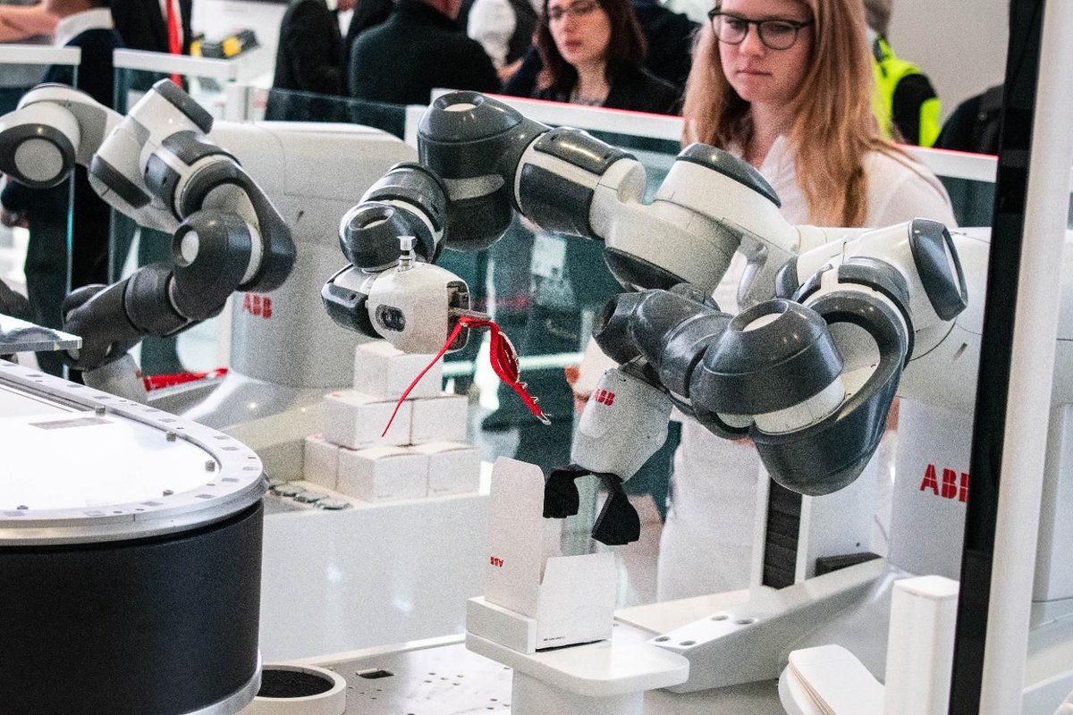 nyteknik's tweet image. Fem trender på årets Hannovermässa dlvr.it/R2DDdq