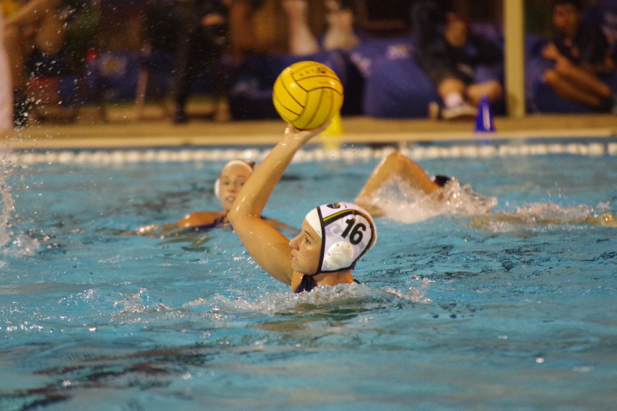 uwatorpedoes's tweet photo. #OVOAWL FINAL SCORE π€½ββοΈ All over in the women's clash here at UWA and a terrific win by the Torpedoes women, beating a @QldThunder who had been unbeaten until last night 7-6. Another step towards finals for the UWA women #WaterPolo #GoTorps π https://t.co/B5R2xNXTsf