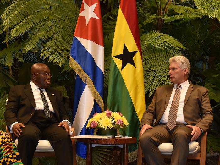 Ayer recibí al Presidente #Ghana, excelentísimo Sr. Nana Addo Dankwa Akufo-Addo. En amistoso encuentro valoramos el buen estado de nuestras históricas relaciones bilaterales y ratificamos la voluntad de impulsar los vínculos políticos y de colaboración. 🇨🇺🇬🇭 #SomosCuba