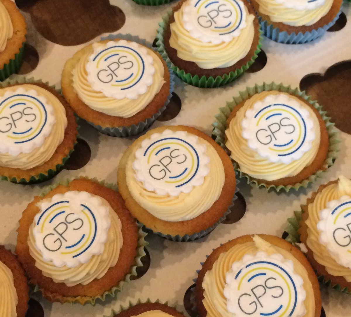 declanelliott5's tweet photo. Congrats’ to the Davy @DavyGroup GPS team celebrating a major milestone of reaching €1billion in assets under management @OLIVERinIreland https://t.co/0phpYyq2cA