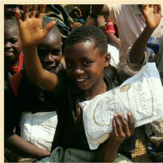 Nuskinforyou2's tweet photo. Be part of a greater cause and donate a Vitameal bag to help feed a malnourished child in Africa for a whole month ! ✨ DM to find out how you can help save a child’s life ❤️ https://t.co/VXCPIzfE3h