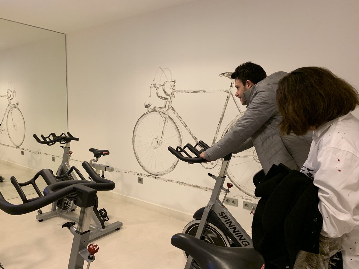 castelao19's tweet photo. Gracias Marta del @HCiutatdeGirona por tu charla y la visita tan inspiradora  🚲#2MIP #MarketingYPublicidad @Monlau_EP https://t.co/ncUq1d0nXA