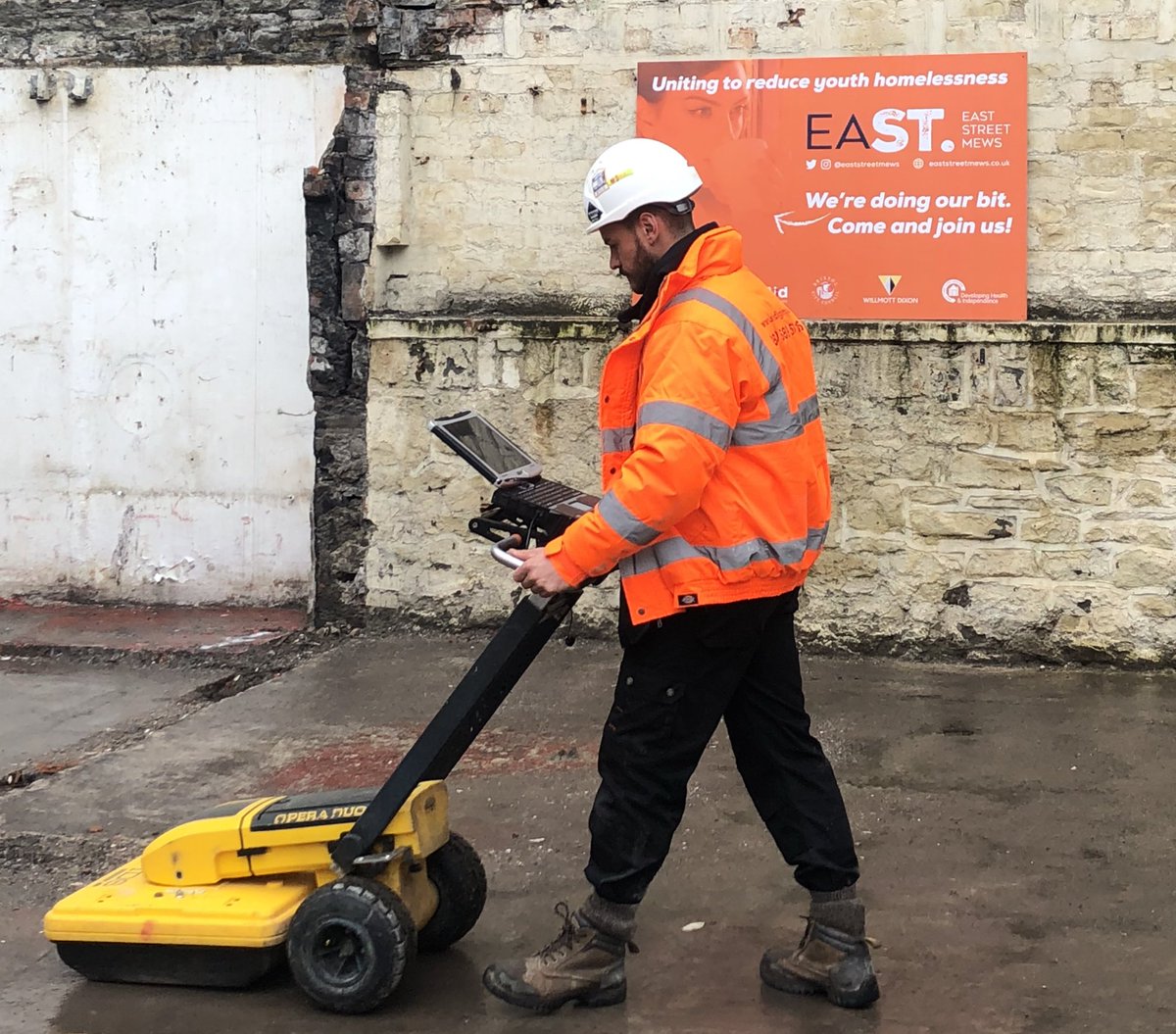 eaststreetmews's tweet photo. @safedigging are surveying #EastStreetMews today &amp; mapping underground utilities.  Grateful for your help to create 11 affordable homes for young #homeless people in #Bristol. Can you help? #getinvolved @gavinbcubex @WillmottDixon @LancerScottLtd @dhi_online @HomeTurfLetting https://t.co/RysnjwzuxB