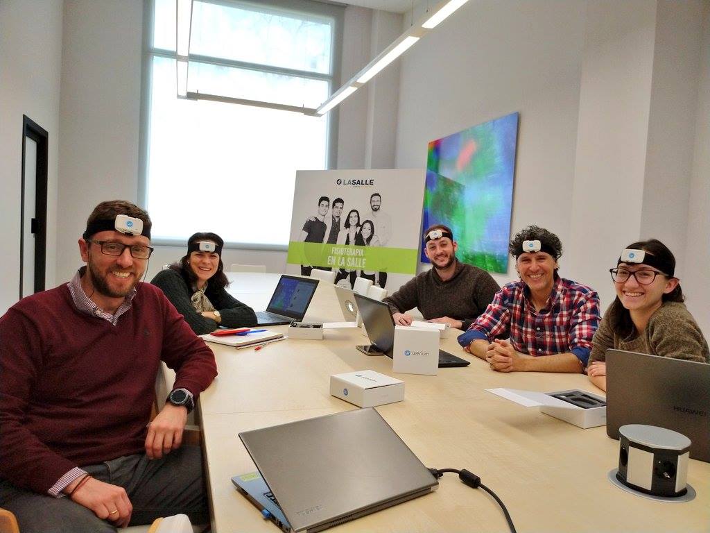 ConEspasticidad's tweet photo. Ayer en el @Ceapat @slermalara hablo de la #investigación enlaza.  ¿Sabes como pueden mejorar los #videojuegos y la #tecnología la vida de #niños con #discapacidad? #Diversion #aprendizaje #Motivacion . Esto es posible gracias a @molinasfdn @LaSalleMAD https://t.co/wCEErRRG74 https://t.co/MRSgfkCYVO