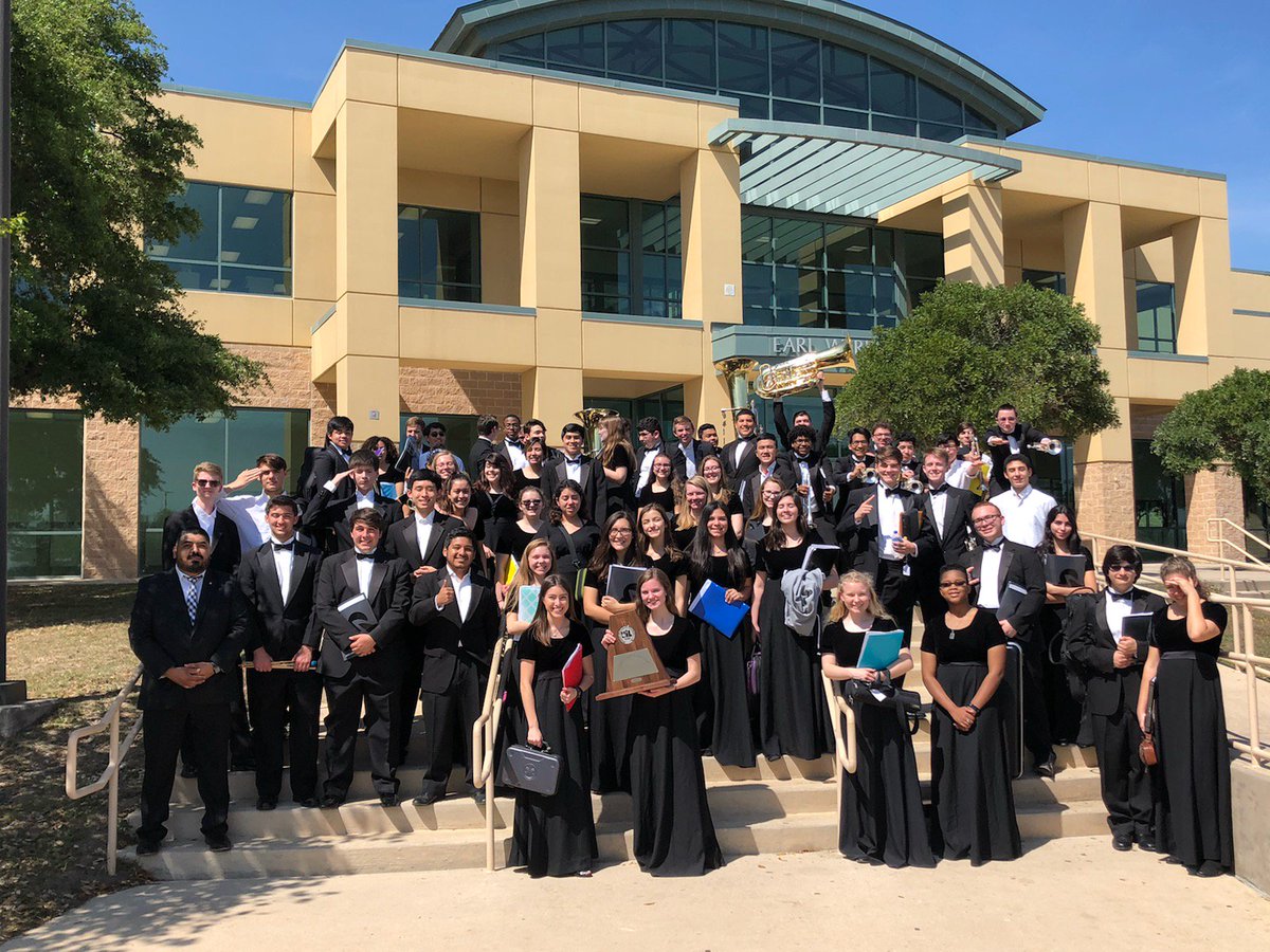 NISDOConnorHS's tweet photo. #ThisIsOConnor @thepantherband Varsity Wind Ensemble A1 had an amazing concert performance making it 4 for 4 Sweeptstakes & straight ones for O'Connor bands at UIL Concert & Sight Reading! https://t.co/jviW7TGE9A