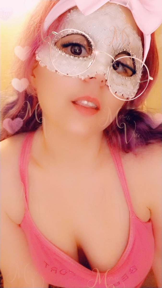 MistressVice's tweet photo. Don't have my premium snapchat yet?
Pick yer poison.

See my many faces and my equisite derriere.

https://t.co/6T2lOvQri8

#premiumsnapchat  #snapchat #snapdomme #camgirl #dominatrix @RtMistressVice @mistressvicert @RayColt1 https://t.co/icxILfJjBM
