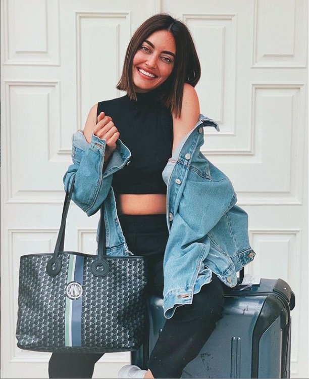 MOYNAT on X: Travel light like Karen Wazen, who jets around the world with  the new featherweight Oh! Tote.✈️ 📸: Karen Wazen #Moynat   / X