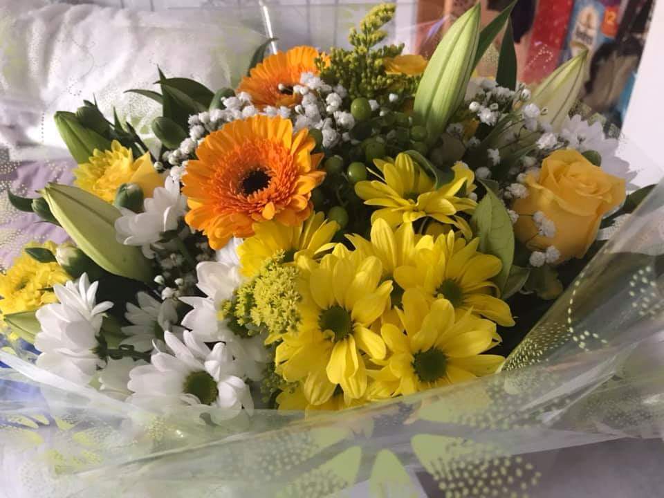 Thank you so much @Martyn_Prowel . Such a thoughtful gift. My favourite colour flowers too #yellowblooms #thoughtful #amazingteam #corporatepartners #sayitwithflowers