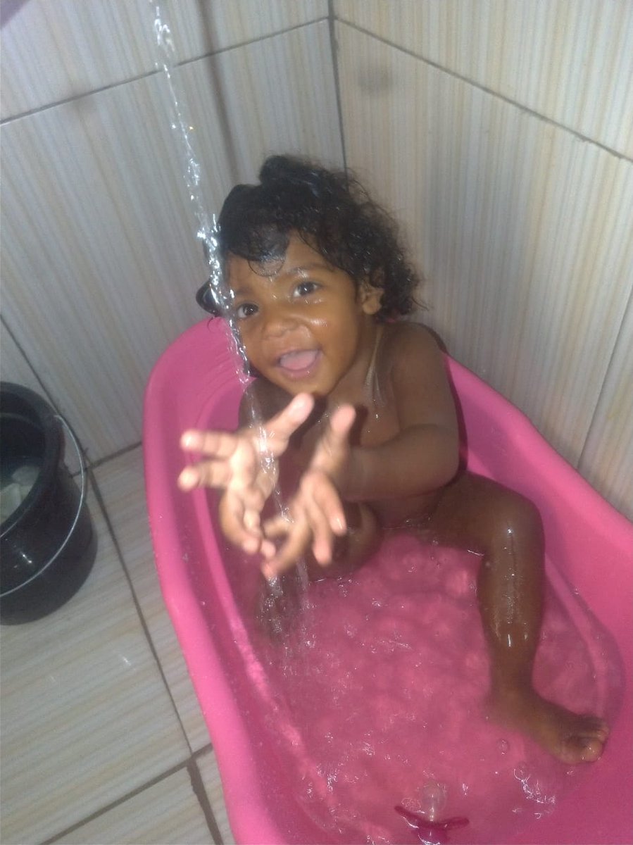 FBDTREM2's tweet photo. Qui calor papai mas e linda essa  princesa amo muito ♥️♥️♥️♥️ https://t.co/gg7O99CYTC