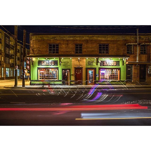 Alex_Inc's tweet photo. Salud always serves up a tasty variety of pints, and now the whole country knows about it!
📰: @cltfive @usatoday
📸: @alexcasonphotography
🍺: @saludnoda
✍️: @melissaoyler
🍻: #bestbeerbar
.
#salud #saludcerveceria #drink #drinkbeer #beer #beertime #nod… https://t.co/nLg4IqtOj3 https://t.co/UEZGyiRbeG