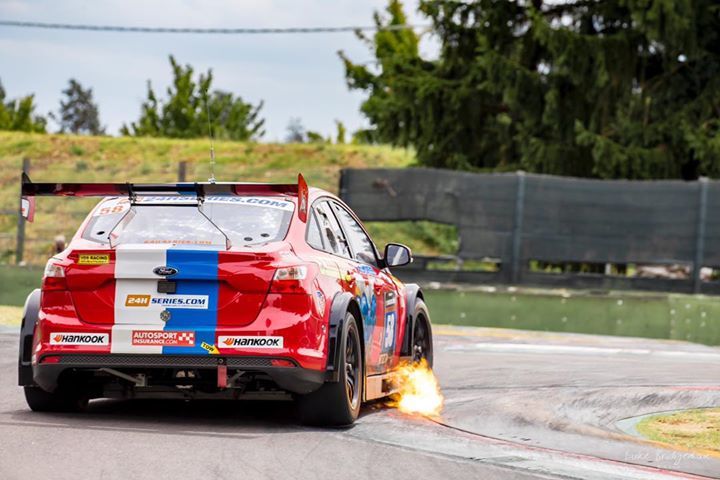 Welcome to all my new followers to this page, I’m going to be directing all of my Motorsport content over here so be prepared for some epic throwbacks. But for now about time I shared this beauty again. My favourite picture to date.

#ljb_sport #ljb_snaps