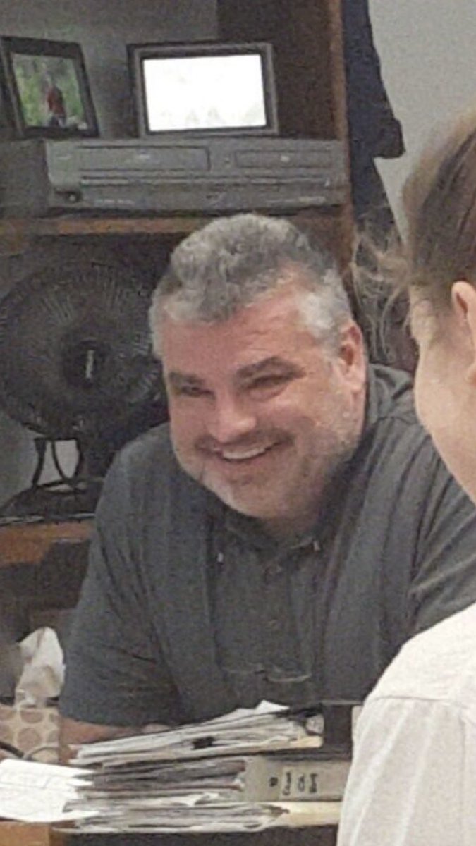 IImming's tweet image. S(HE’S) B(RO)KE(N)