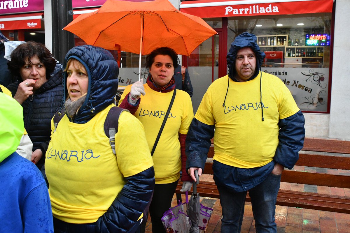 MunozFontaneda's tweet photo. #MarchaPorLosClubes ni la lluvia nos para https://t.co/wEPPRPij09