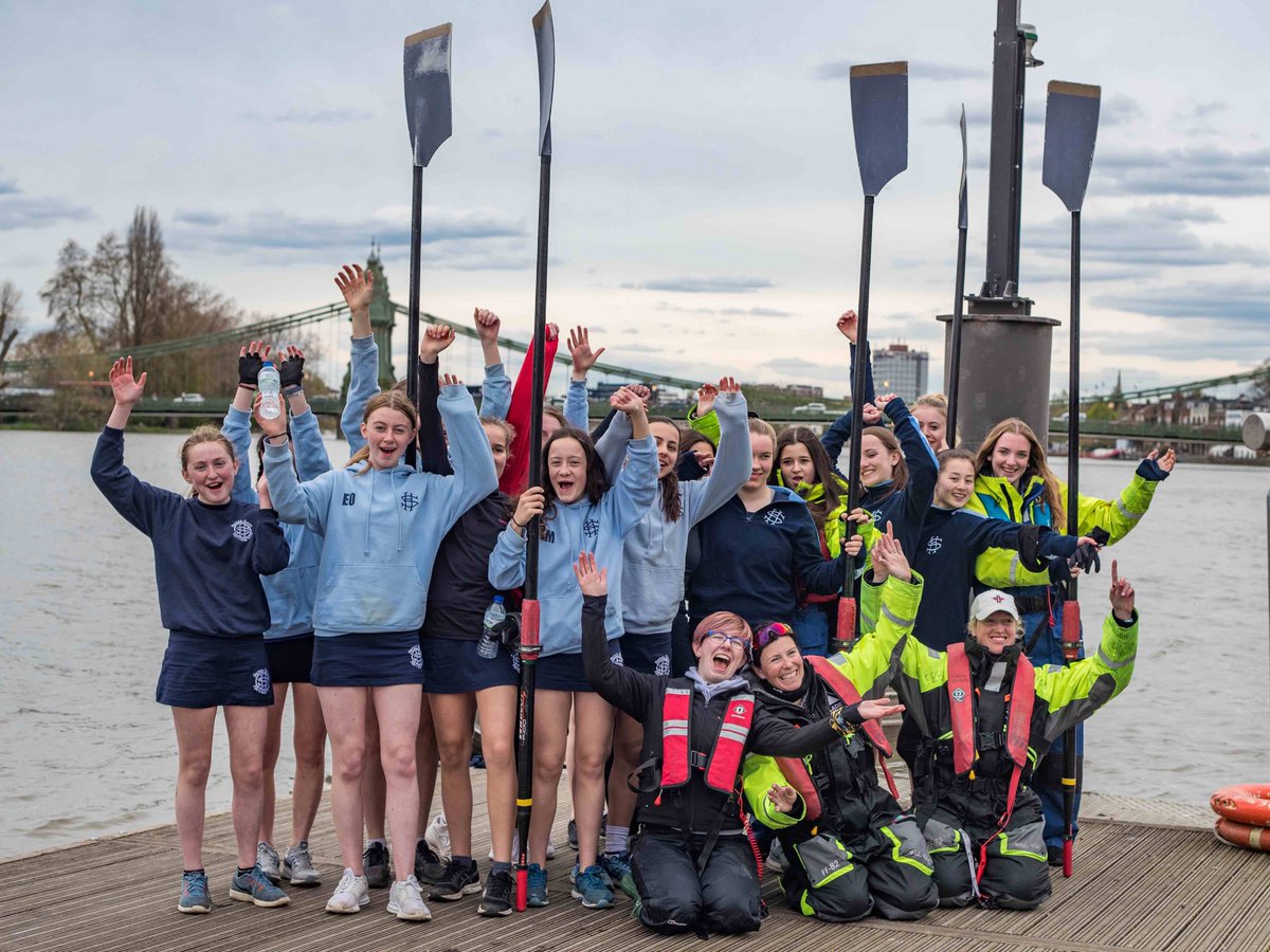 theboatrace's tweet photo. #Thames100 completed - @FulhamReachBC huge congratulations to everyone who took part this week. A terrific achievement #futureblues #theboatrace Find out more here: https://t.co/Ax3B5SjrtL https://t.co/hsv1SprTiD