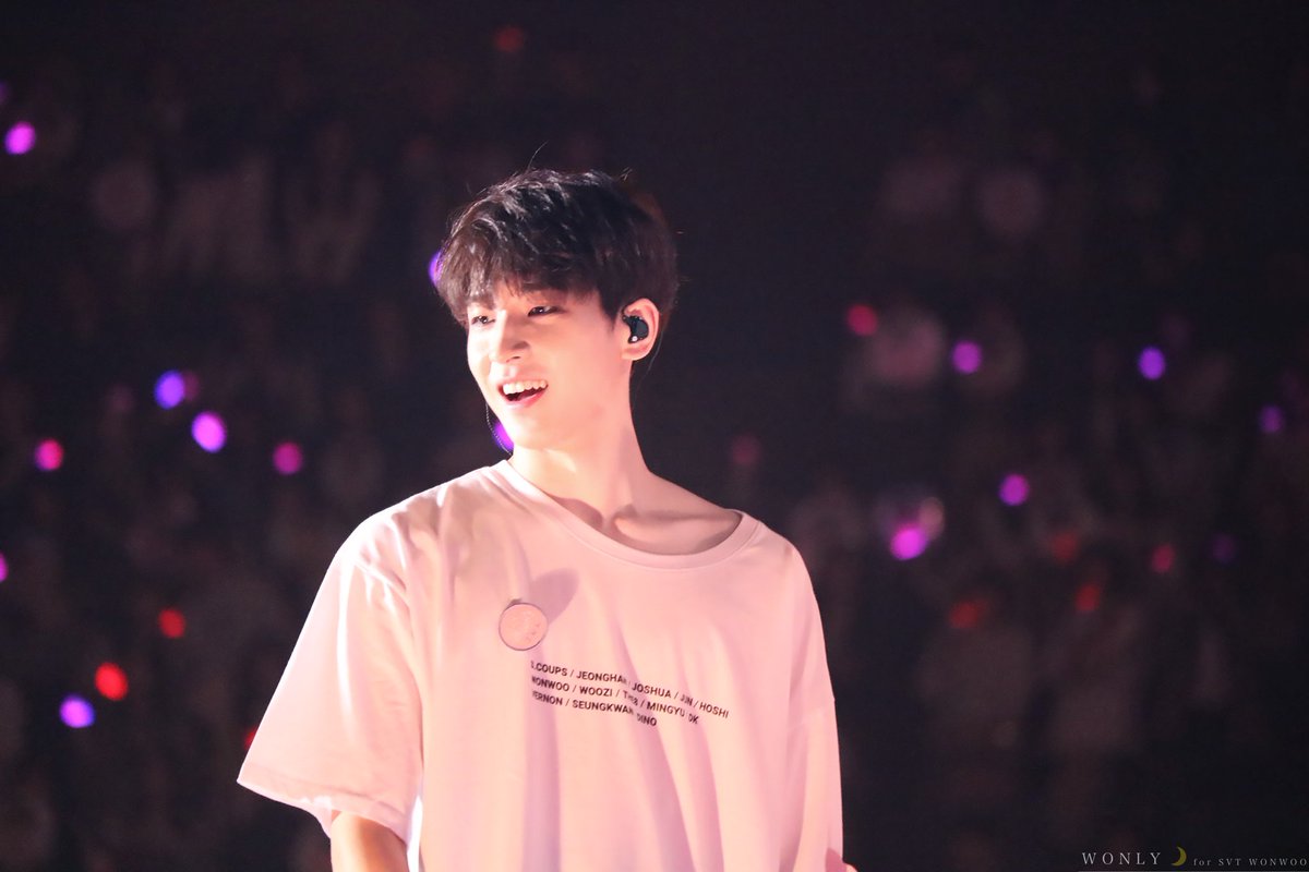 __WONLY's tweet photo. ( HQ ) 190402 japan tour "HARU"
in FUKUOKA
 
큰 풍선에 감동하고잇은 원우 😆 
그런데 옆얼굴의 원우가 진짜 좋아합니다 

#SEVENTEEN #WONWOO #원우 #세븐틴 #ウォヌ @pledis_17 https://t.co/RsSI7xVh5T