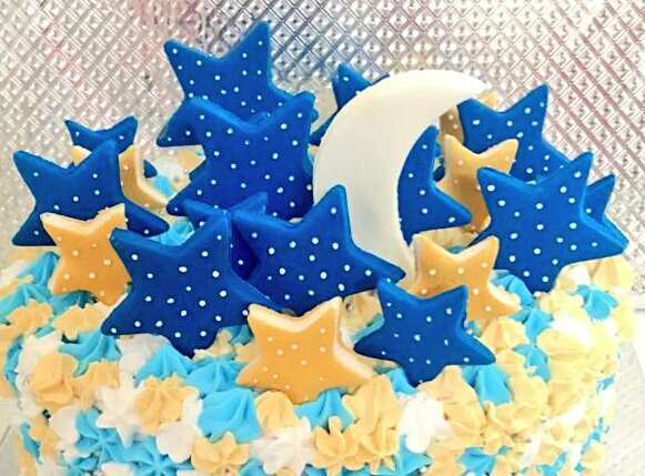 #moonandstars and delicious #freshcream
.
#2ndbirthday #birthdayboy #birthday #birthdaycake #starsandmoon #themecake #picoftheday #cakesofinstagram #postoftheday #bengaluru #bangalorebakers #bangalorebakes #bangalore #bangalorecakes #trending #cakes #cakesforboys #kidsbirthday