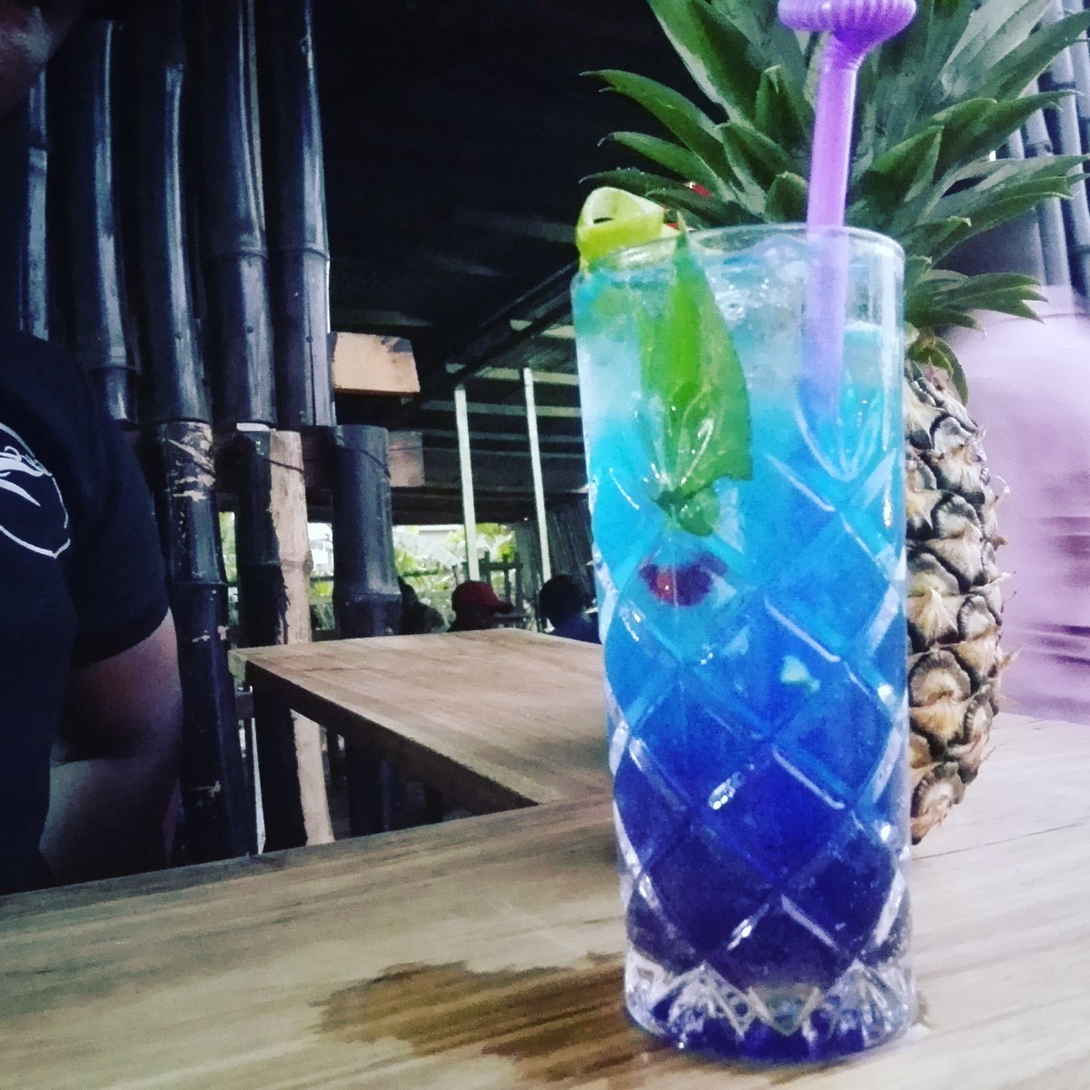 mbevent69's tweet photo. Nous lançons cette fin de semaine avec le #madebyyou
 *blue mojito by @yvankotto 
 * Adios mother fucker by @DreadMarc_l seront sur notre tableau a suggestion ce week-end....
#makeyourownmix
#madebyyou
#cocktailslover
#becauseisyou https://t.co/2QswLXarxk