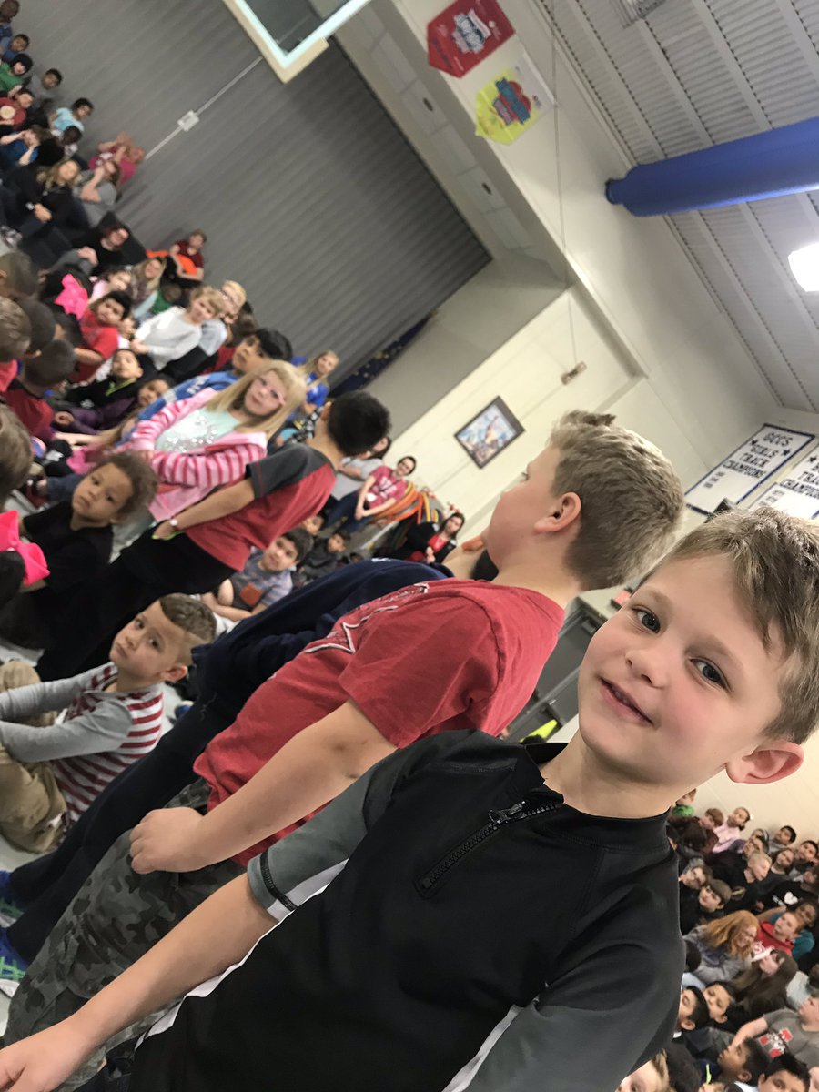Mrs_AshcraftPES's tweet photo. Students who earned PRIDE 2 and A Honor Roll. Our class also won the Computer Lab award! #ParkwoodPride https://t.co/vqQPyjr2mo