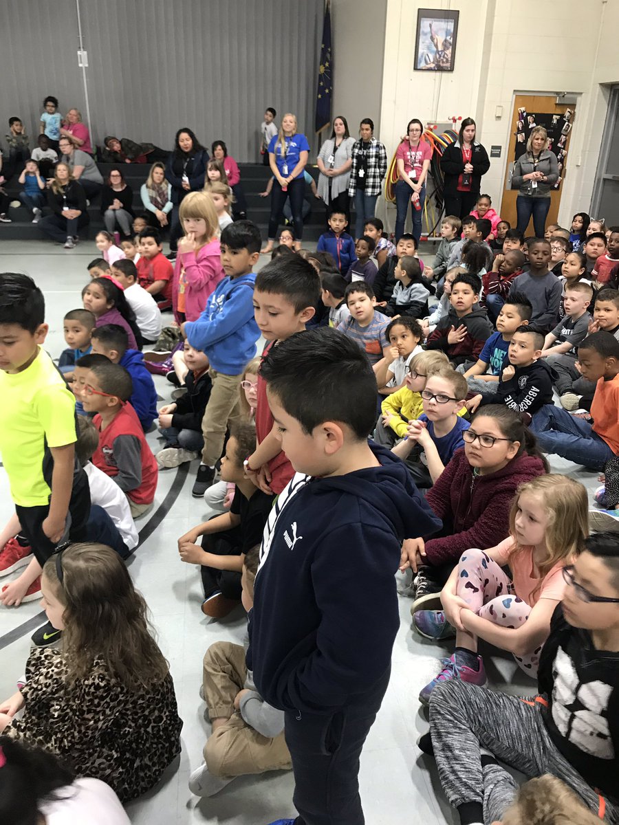 Mrs_AshcraftPES's tweet photo. Students who earned PRIDE 2 and A Honor Roll. Our class also won the Computer Lab award! #ParkwoodPride https://t.co/vqQPyjr2mo