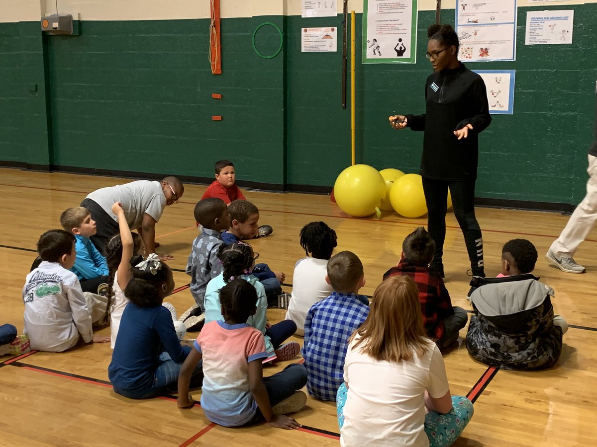 dfteachercadets's tweet photo. Scenes from Field Experience on a rainy April Friday: #Pridein5 #teachin5 @dutchforkhigh @MrsJacksonDFHS https://t.co/ZkmsGMBm3x