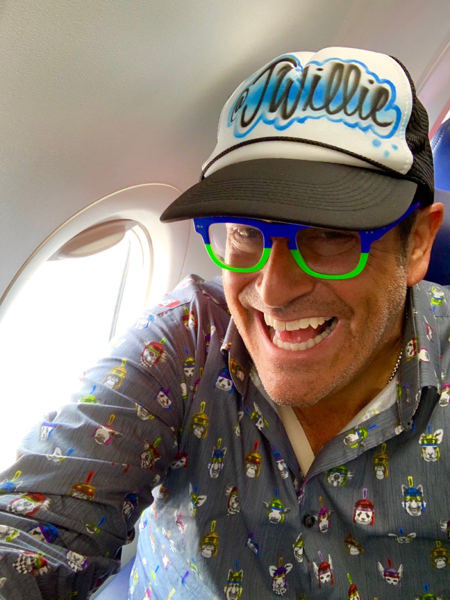 jwillie's tweet photo. BOS - HOU #intrelUS it has been a slice. Next stop #SPSHOU stay in touch!! #SharePoint (at @BostonLogan International Airport in Boston, MA) https://t.co/967Q00SDRe https://t.co/2W6kppCYiJ