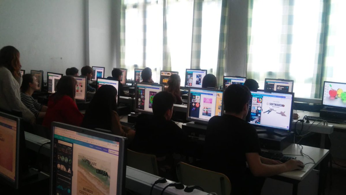 jmirenabilbao's tweet photo. Gaur @harrobiaikas mikroinformatikas-sistemak eta sareak 2.mailako Noelia ikasleak eta @jmirenabilbao irakasleak #swb2019 tailer praktikoetan parte hartu dute Eguzkidegi ikastolako DBH 4.mailako ikasleekin batera,Eskerrik asko han egon zareten guztioi!! https://t.co/IWsQZqL1jU https://t.co/Tk8Md5srXy
