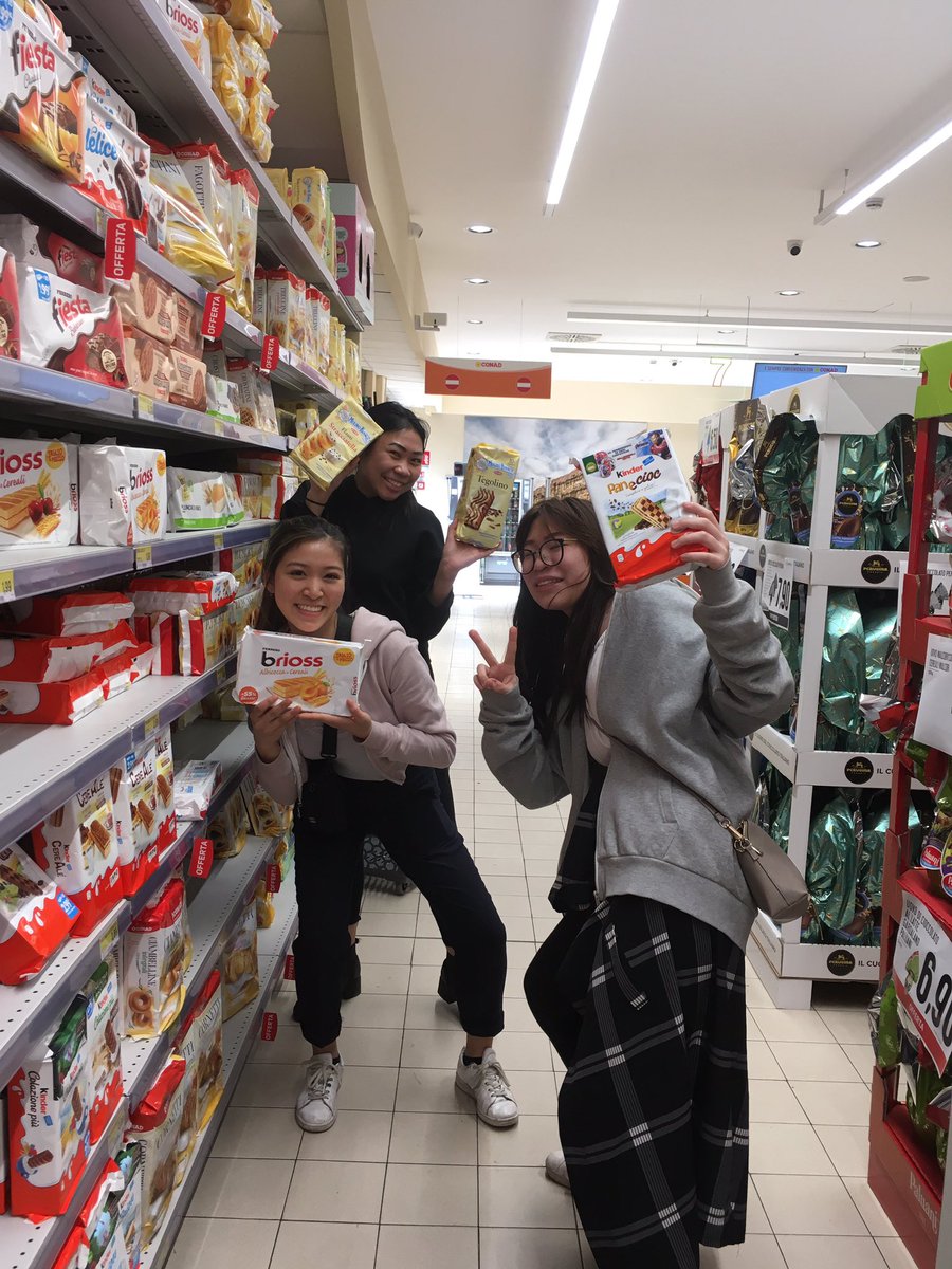 Day 1! Welcome to Rome <a href="/VSB39/">Vancouver School Board</a> cooks &amp; bakers! Wonderful tour and lunch at Tor Carbone, Roma. Great to see students &amp; teachers from reciprocal visit to Vancouver. Let the fun begin! (Bakers checking out the grocery store!) #vsblearns #vsbcareered