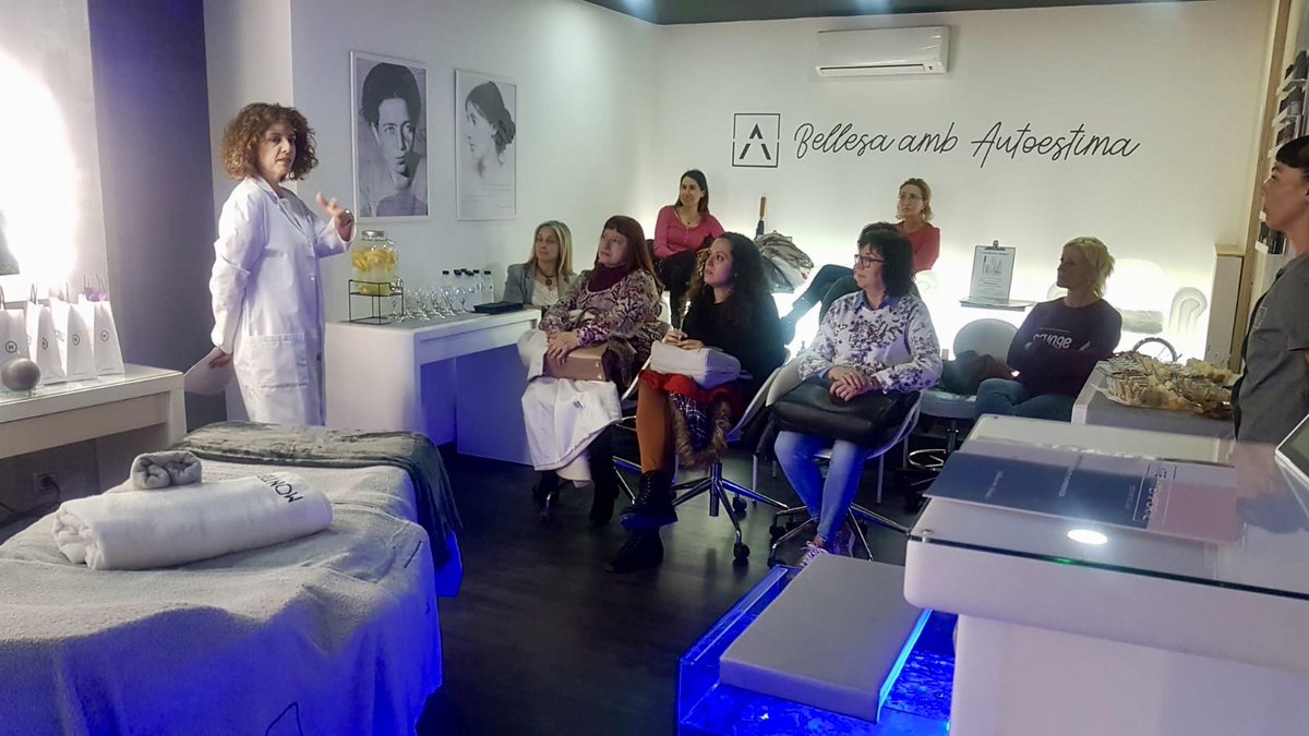 atemporal_lab's tweet photo. Jornada de portes obertes Criolipólisis, eliminació del greix focalitzat. #atemporal #atemporalestheticlab #Reus #criolipolisis #EnVivo #estapassant @ElTombdeReus https://t.co/i3FK0g6cAX