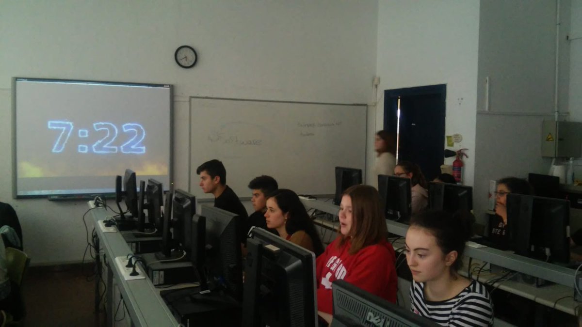 jmirenabilbao's tweet photo. Gaur @harrobiaikas mikroinformatikas-sistemak eta sareak 2.mailako Noelia ikasleak eta @jmirenabilbao irakasleak #swb2019 tailer praktikoetan parte hartu dute Eguzkidegi ikastolako DBH 4.mailako ikasleekin batera,Eskerrik asko han egon zareten guztioi!! https://t.co/IWsQZqL1jU https://t.co/Tk8Md5srXy