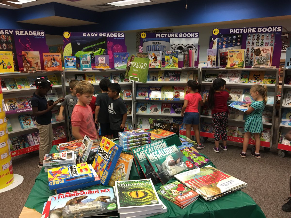 fletcj15's tweet photo. Previewing the Scholastic Book Fair 🎉💕 @BCEBobcat https://t.co/eTkVLETPej