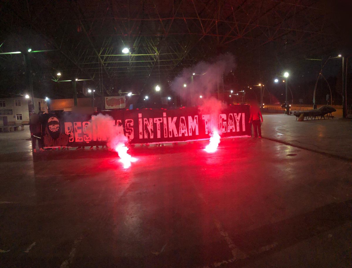 Yeni attack pankartımız 👊🏻

Biz yakarsak söndüremezler 🔥