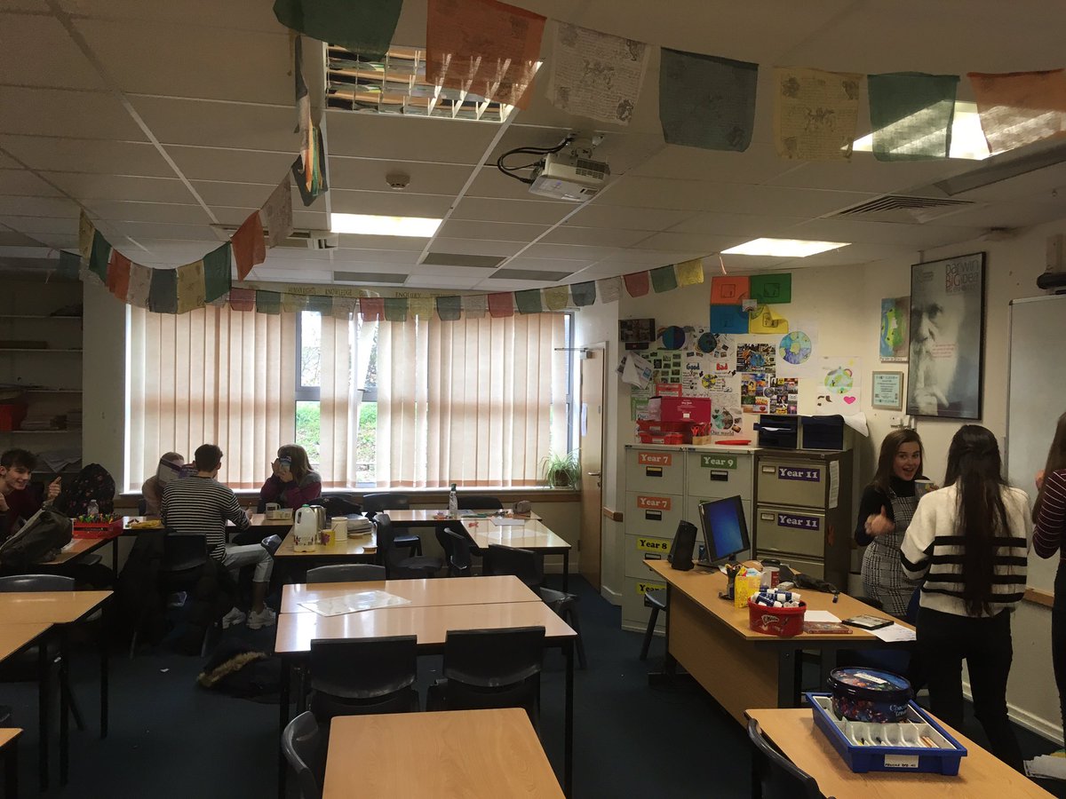 heathfieldhums's tweet photo. Year 11 double checking key terms with a game of Revision Connect 4 before Easter break  #Proud2BHeathfield #revision #GCSEs2019 #AQA https://t.co/uhQ72wOfKM