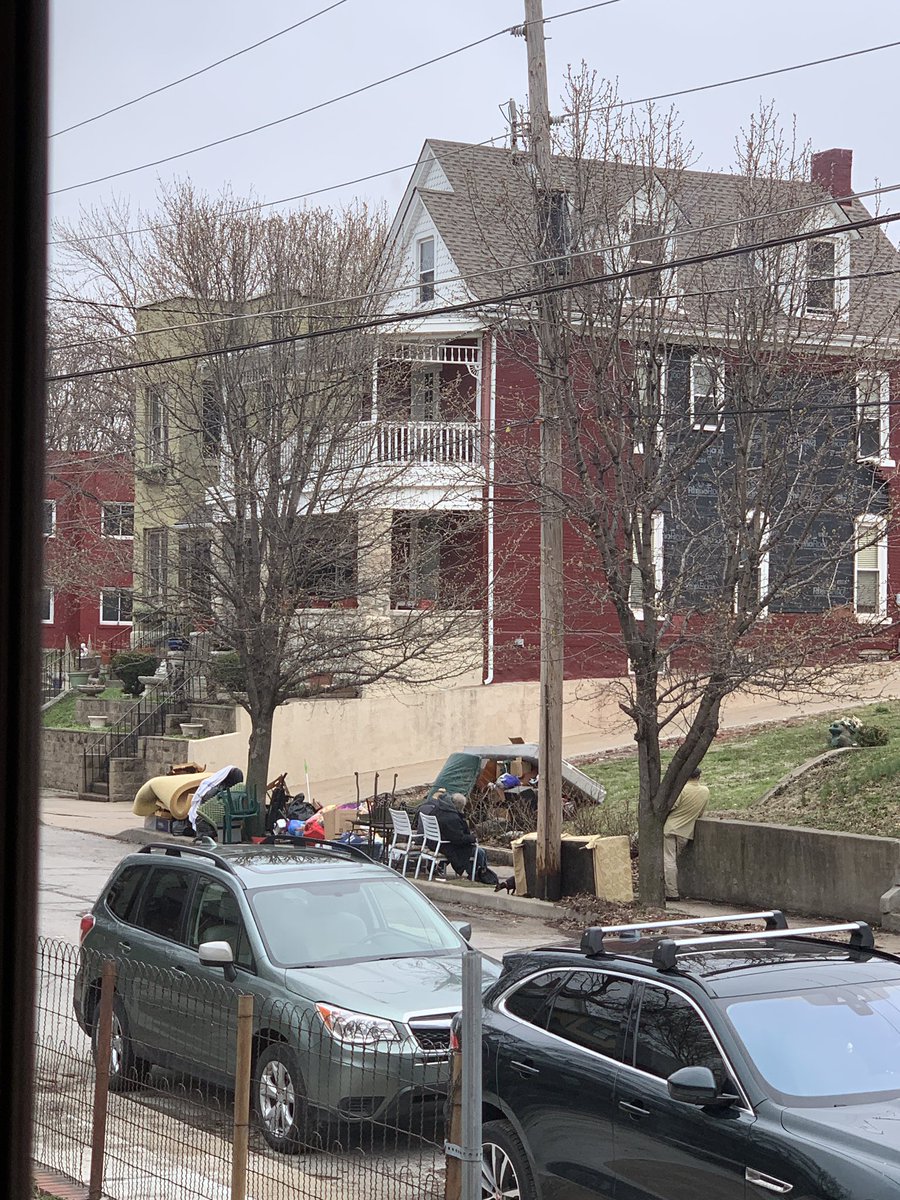 3typesofcrazy's tweet photo. @311 large pile of stuff on curb after an eviction this afternoon. Many kids play on the street and nervous about what’s in that pile 😫 https://t.co/mKEOFfhi6v