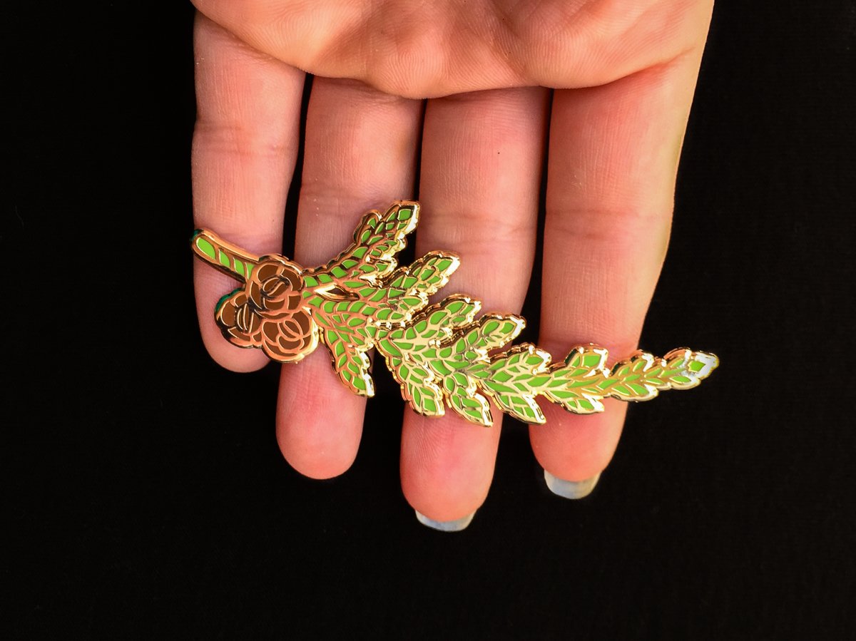 My Western Red Cedar Pins finally arrived & they look AMAZING! They're huge! (3 inches long - like a real #cedar sprig!) 🌲

If you want one of these beauties for yourself, they're in my shop NOW! ✨💚  
conservationphotos.etsy.com

#stopoldgrowthlogging #enamelpin #sciart #scicomm