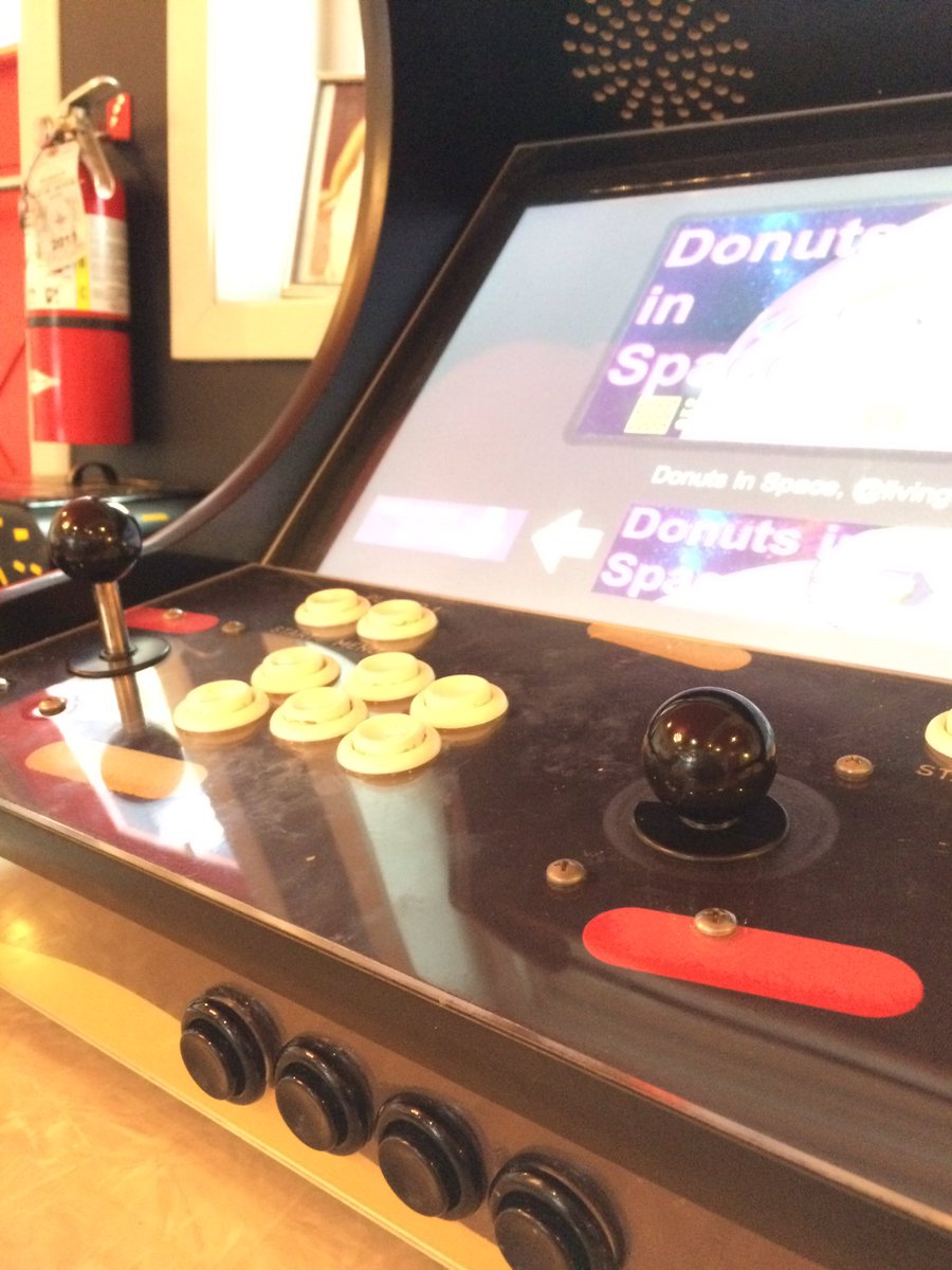 Donutron tweet media