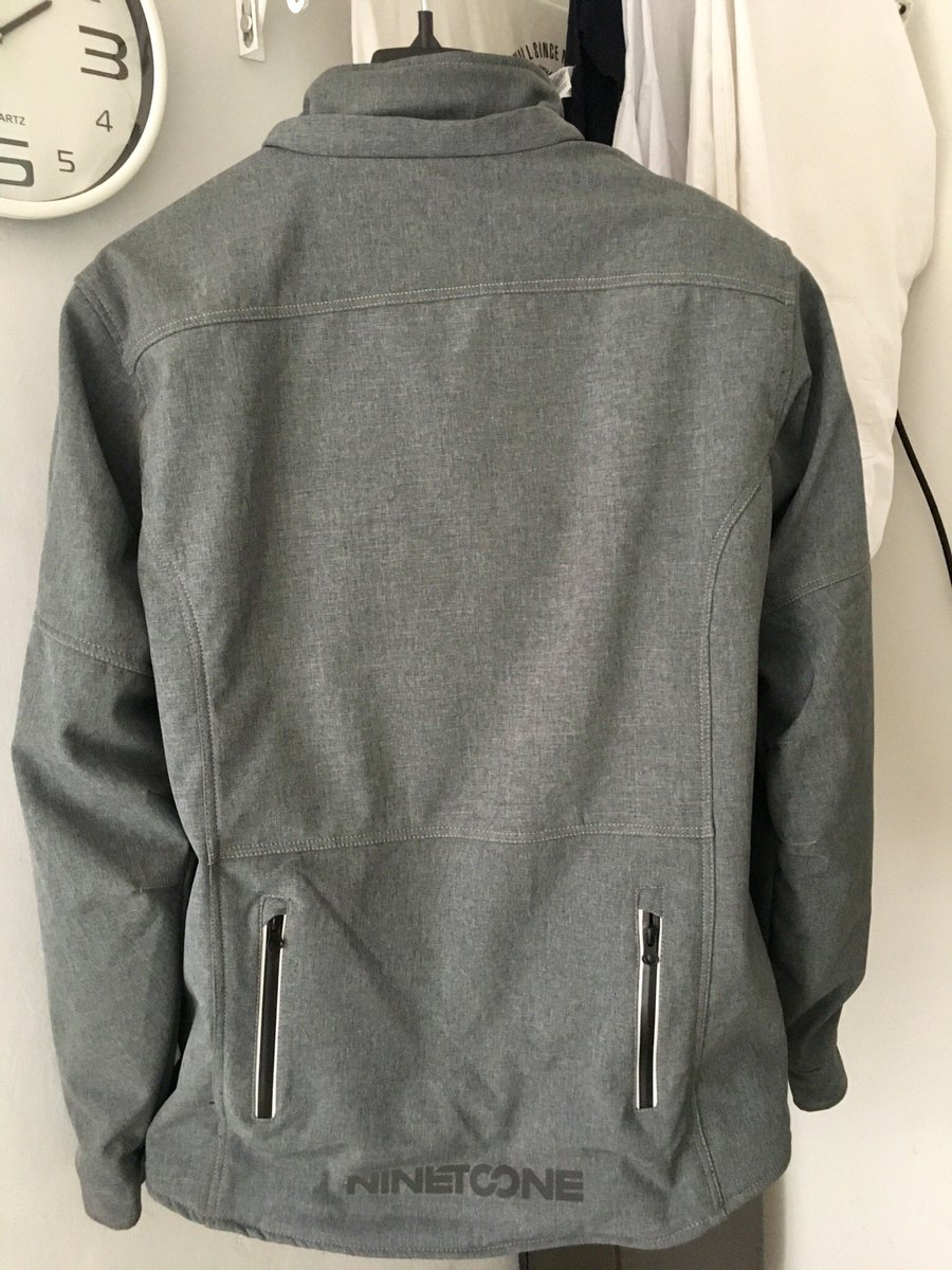 M___Farinelli's tweet photo. *RT porfa!!
Vendo Campera LS2 Ninetoone talle XXL, con protectores en espalda, hombros, y codos. Es abrigada pero me queda muy grande, asiq la usé solamente 3 veces, consultar precio! Gracias! #LS2 #Ninetoone #Motos #Campera https://t.co/q2an5ZN5J0