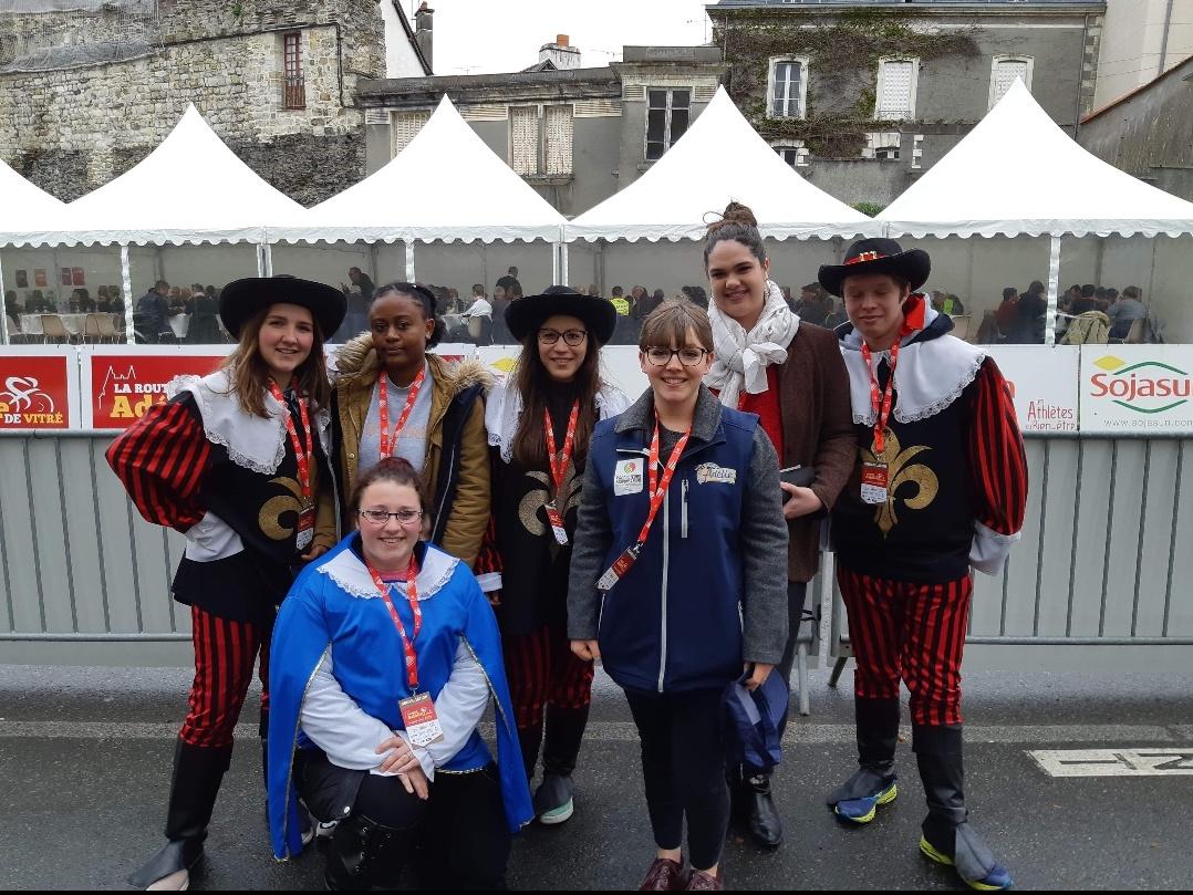 PhilippouAlexa1's tweet photo. Sur la #RouteAdelieVitré avec une très bonne équipe ! 
@BTSCOM_LBA @ChampenoisLaur1 @AlineChprt @MadiRahada @BregeonEmilie @SeBF0urnier https://t.co/S0tf2Kad2r